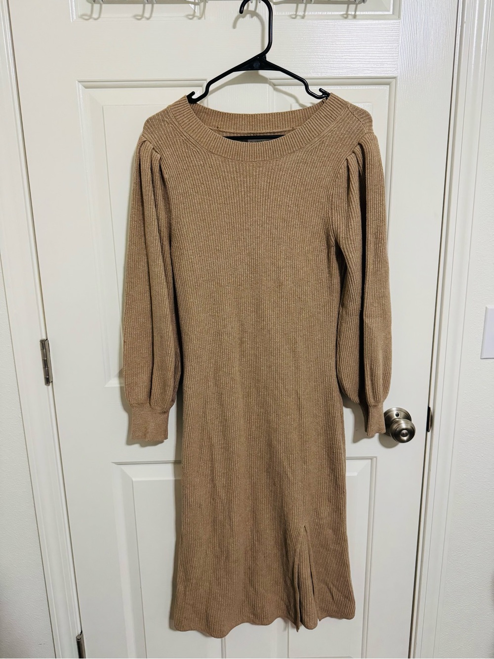 Abercrombie & Fitch Ribbed Puff-Sleeve Midi Dress in Camel